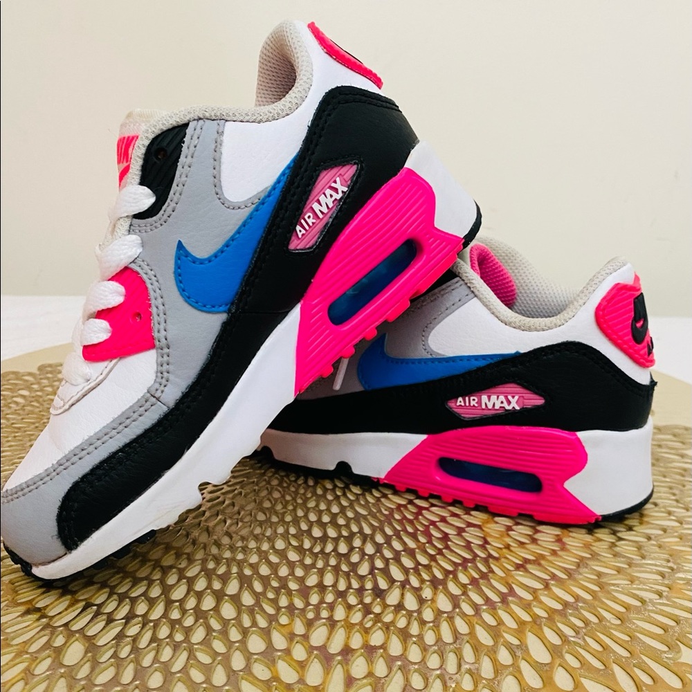 NIKE AirMax Sneakers